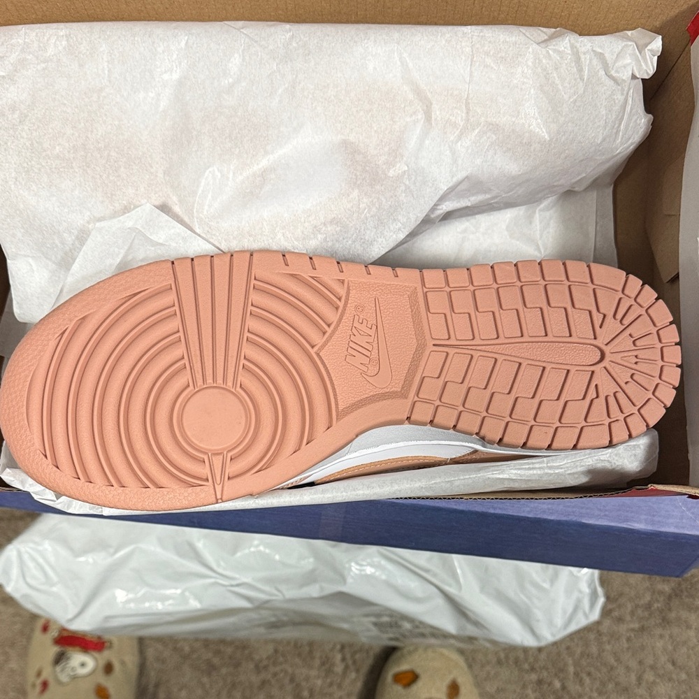 Nike Dunk Low - Picture 2 of 4